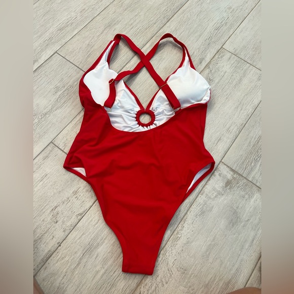 Red medium Cupshe one-piece XL - Picture 4 of 5